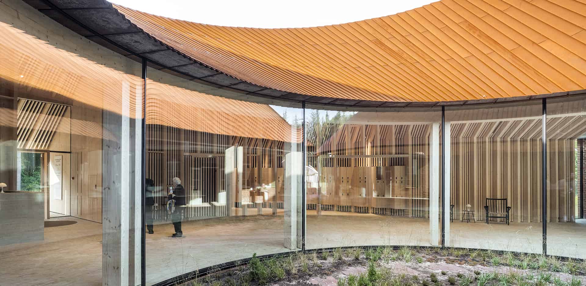 Læs mere om FLUGT - her ses atrium gården i museet